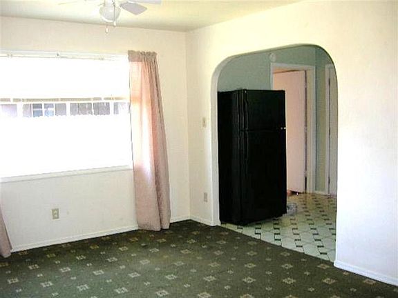 5th image of 390 Del Norte St