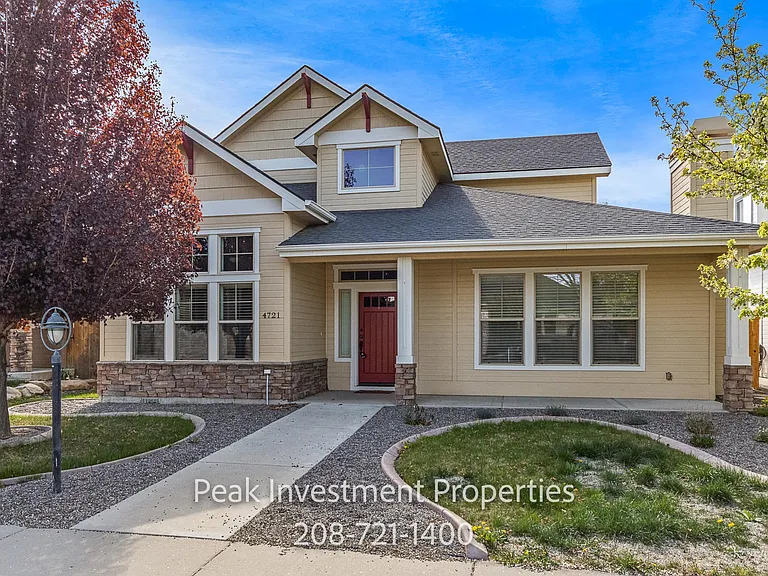 4721 S Silvermaple Ave — Photo 1