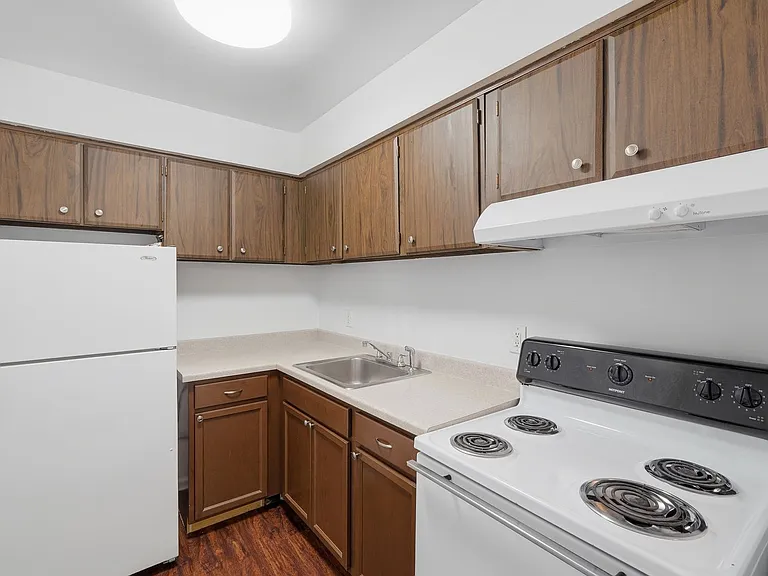 46 Washington Ave #L — Photo 6