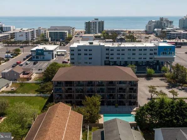 204 33rd St #307B, Ocean City, MD 21842