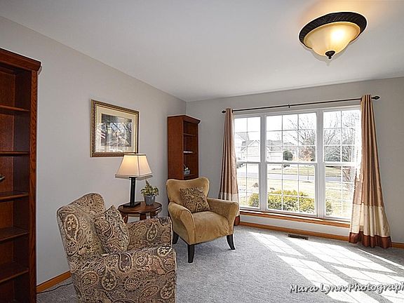 5th image of 520 Clearwater Ln