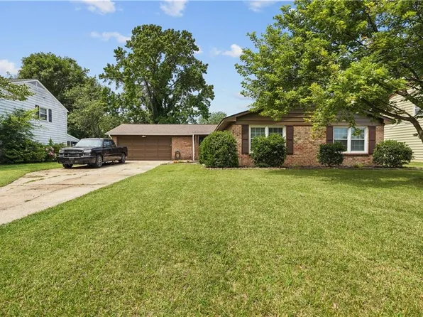 223 Commodore Dr, Hampton, VA 23669