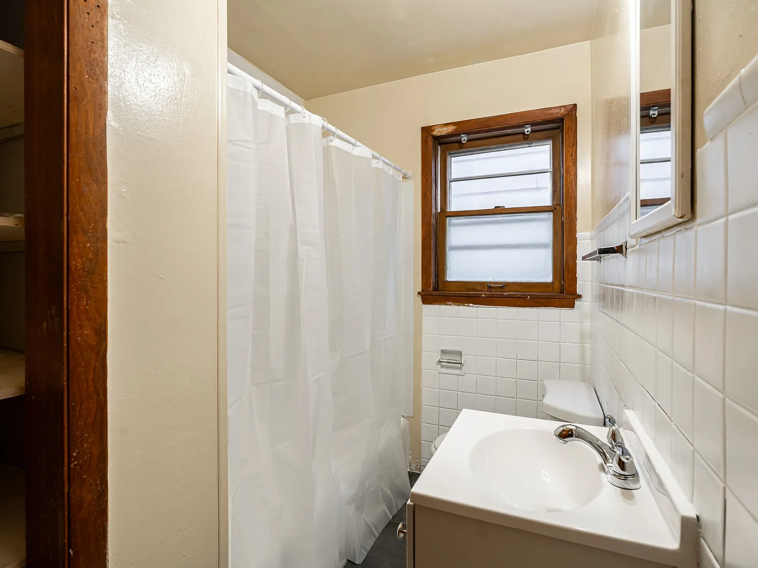 2365 S 7th St - Lower Front — Photo 4