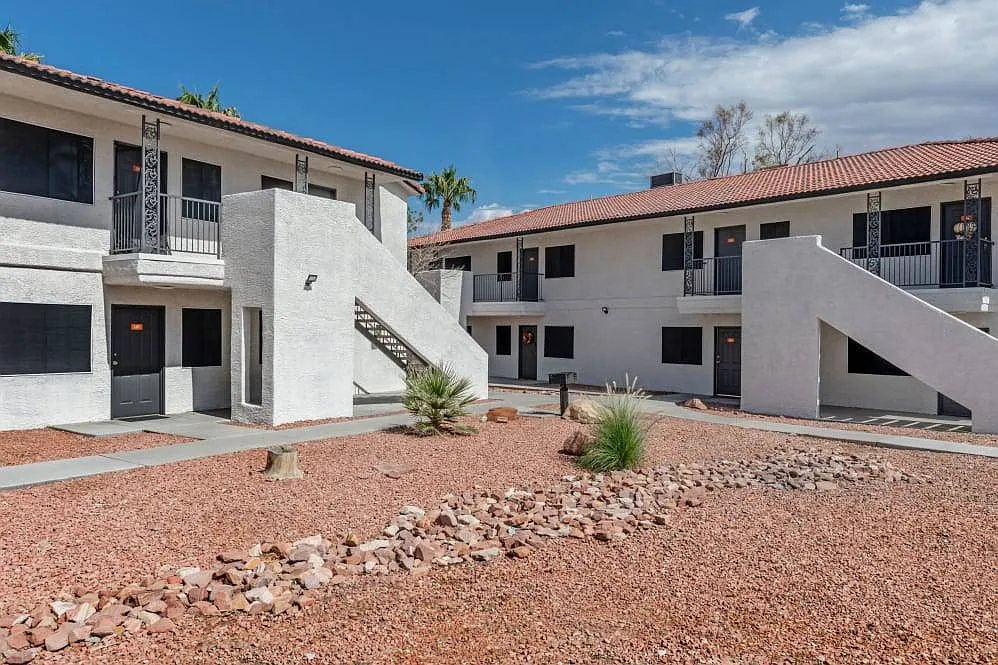 Dash Apartments — Photo 1