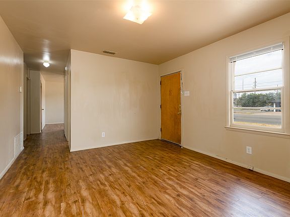 5th image of 2809 S 27th St