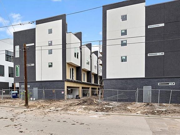 4th image of 4314 Roseland Ave #105