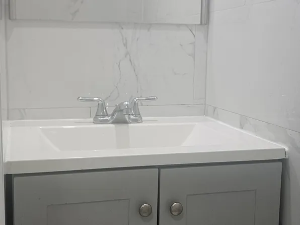 (undisclosed Address), Queens Village, NY 11428