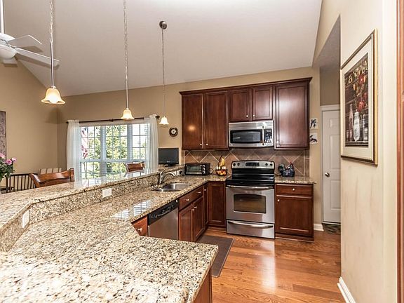 3rd image of 6556 Wensley Ct