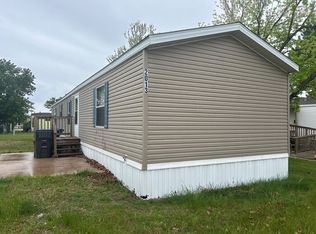 2013 Joann St, Newton, KS 67114