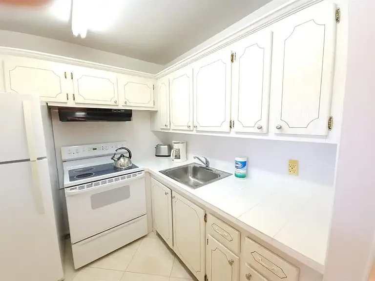 66 Cambridge Rd E #C — Photo 42
