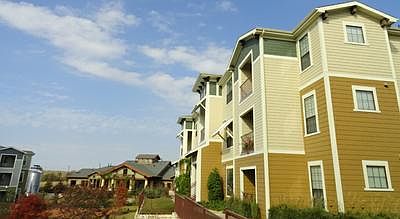 4th image of 210 Amberwood Cir