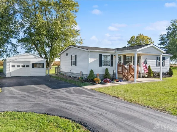 822 Bernard Rd, New Vienna, OH 45159
