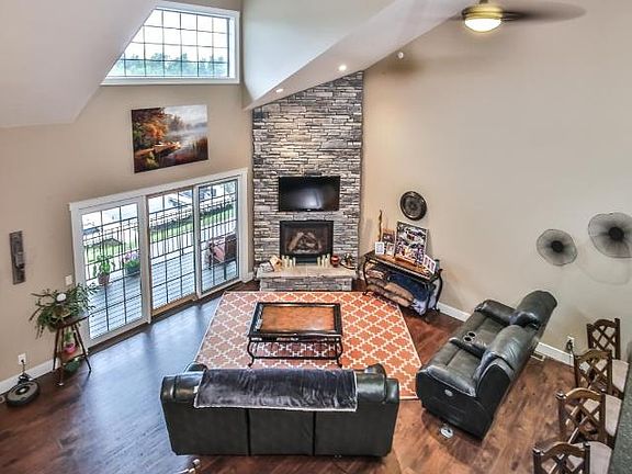 4th image of 8596 Lakeview Dr #A