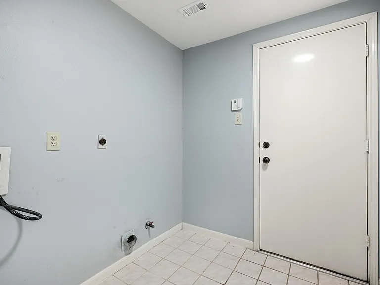1326 Shrub Oak Dr — Photo 32