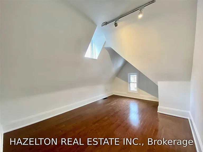 19 Lowther Ave #3 — Photo 21