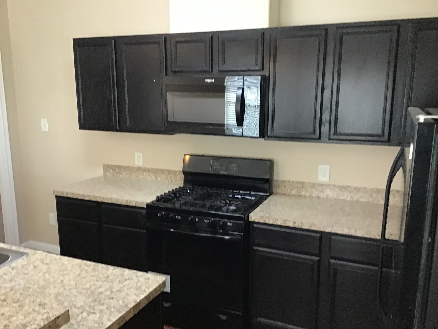3 bed, 2.0 bath, 1192 sqft, $1,695 — Photo 2