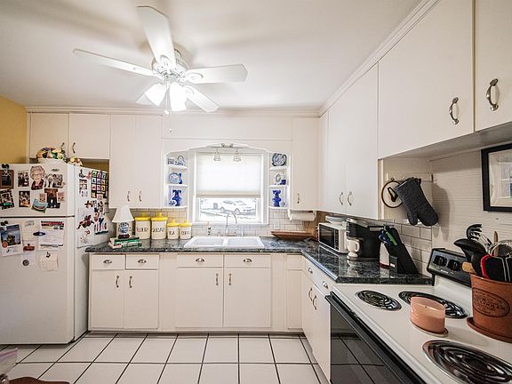 5th image of 2418 Madison St