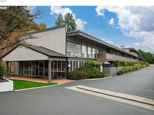 4460 SW Scholls Ferry Rd APT 6A, Portland, OR 97225