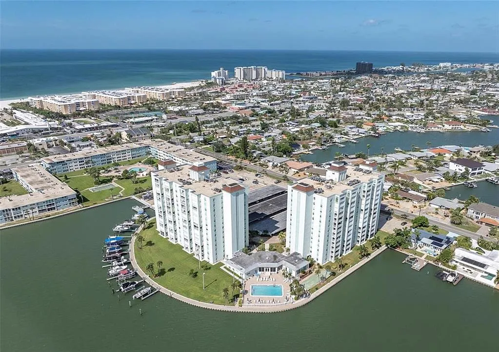 2 bed, 2.0 bath, 1365 sqft, $2,990 — Photo 1