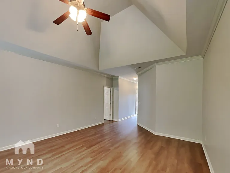 1192 Washington Dr — Photo 6