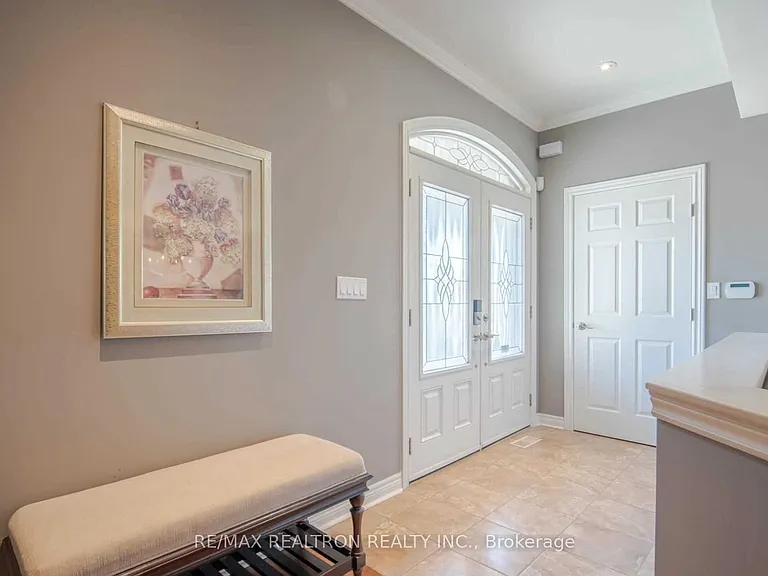 18 Ravine Edge Dr — Photo 2