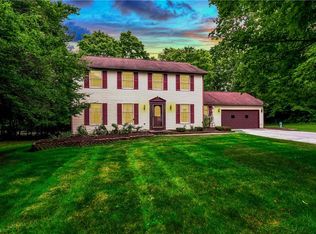 3164 Meanderwood Dr, Canfield, OH 44406