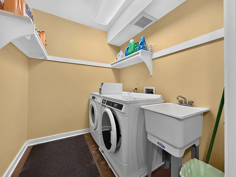 280 Morris Ave S #7 — Photo 11