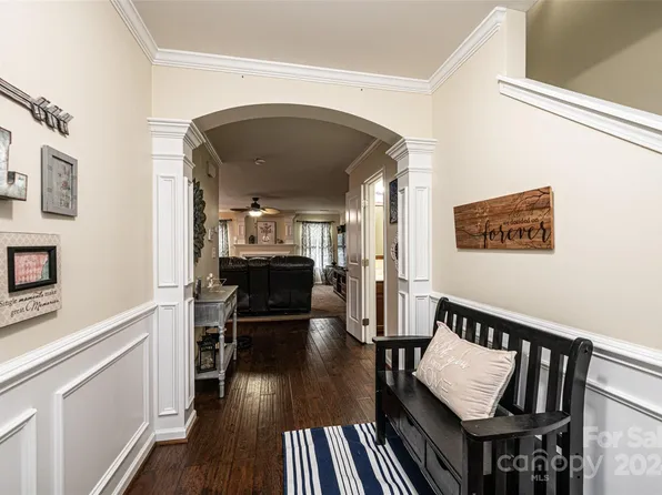 5033 Broad Leaf Ct, Dallas, NC 28034