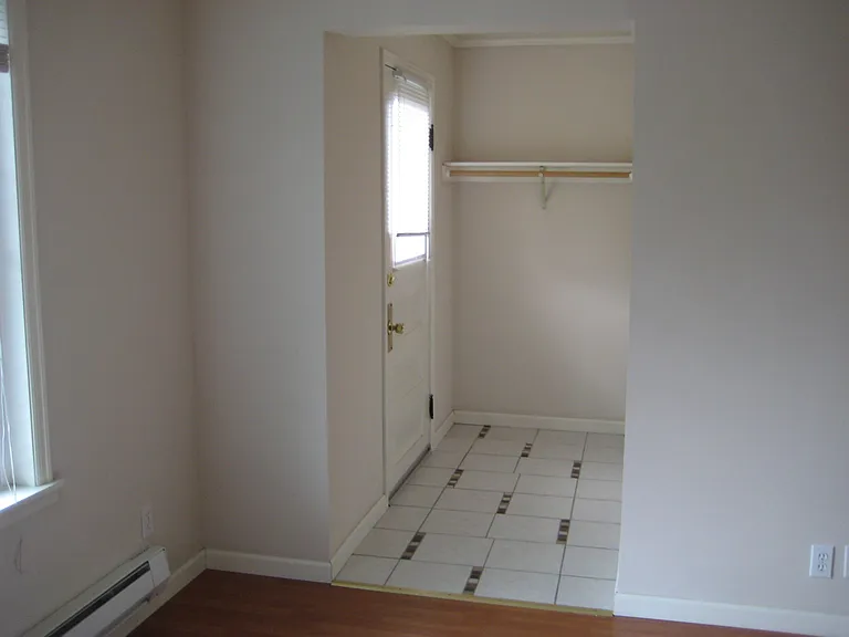 5600 University Way NE — Photo 5