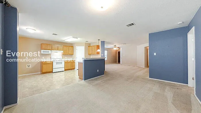 109 Covey Ln — Photo 3