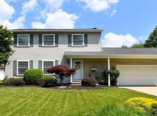5560 Creek Run Dr, North Royalton, OH 44133