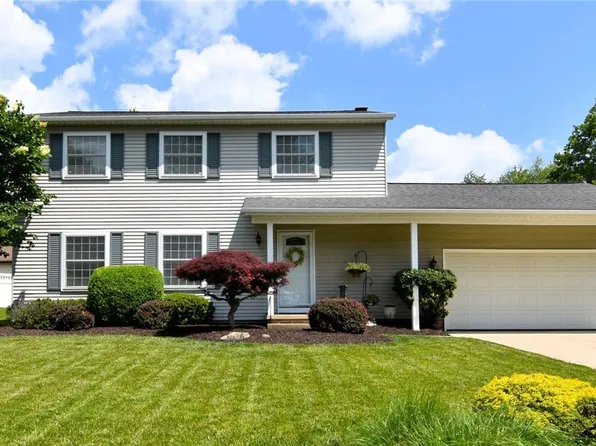 5560 Creek Run Dr, North Royalton, OH 44133