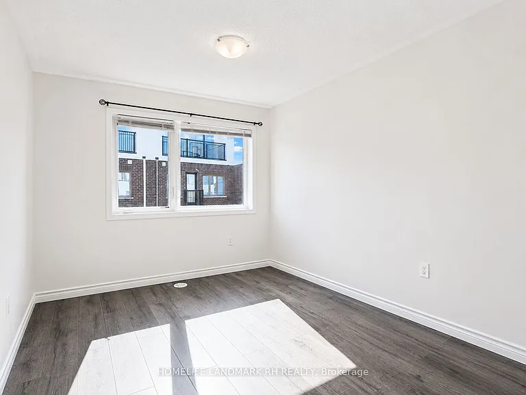 19 Edward Lennox St — Photo 19