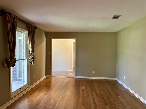 5th image of 2359 Tour Eiffel Dr