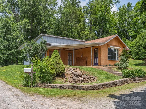 157 Evergreen Cir, Waynesville, NC 28786
