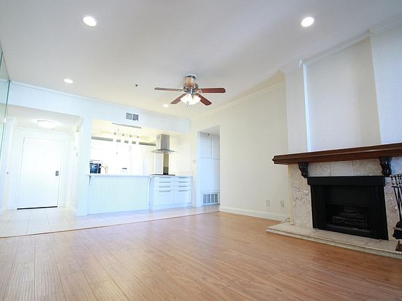 2nd image of 2559 Plaza Del Amo Unit 119