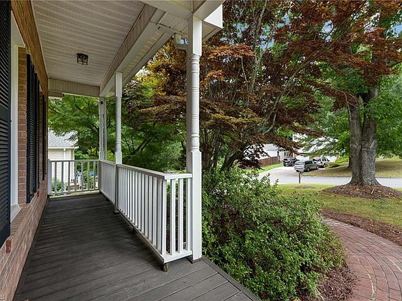 5th image of 929 Kensal Green Dr