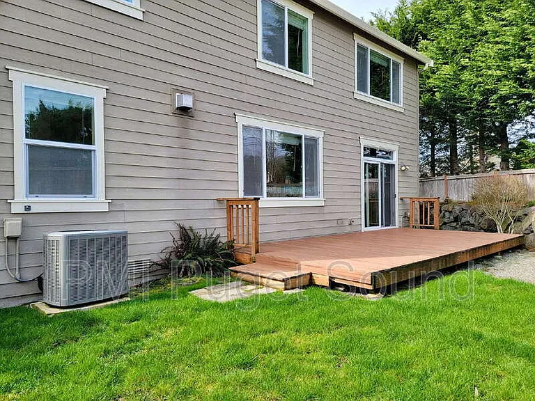576 Mount Baker Pl NE — Photo 23