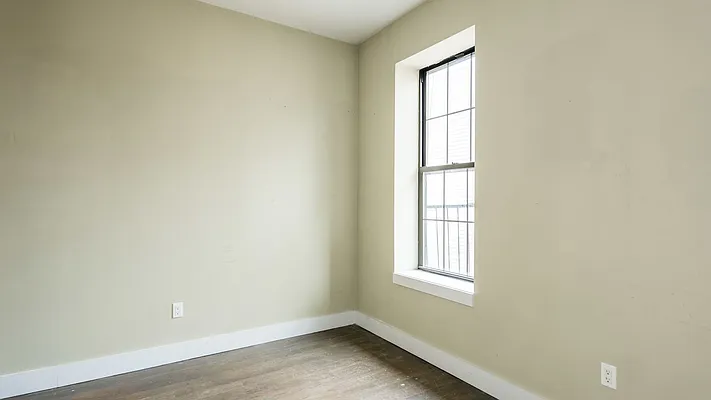 Rented by Nooklyn NYC LLC | media 4