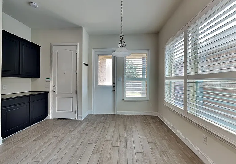 17534 Sequoia Dr — Photo 6
