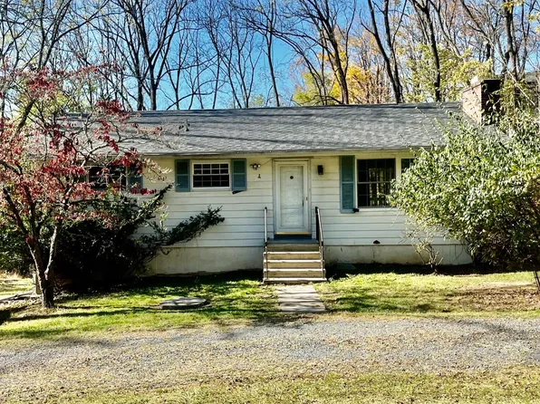 162 Independence Rd, East Stroudsburg, PA 18301