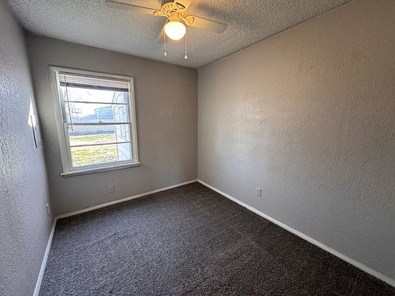4th image of 1104 SE 39th St