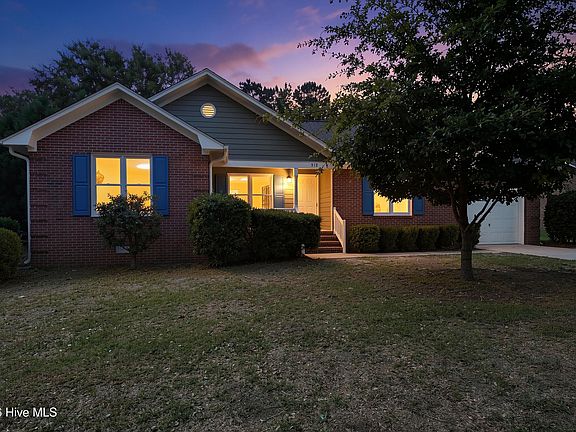 3rd image of 312 Wendover Lane