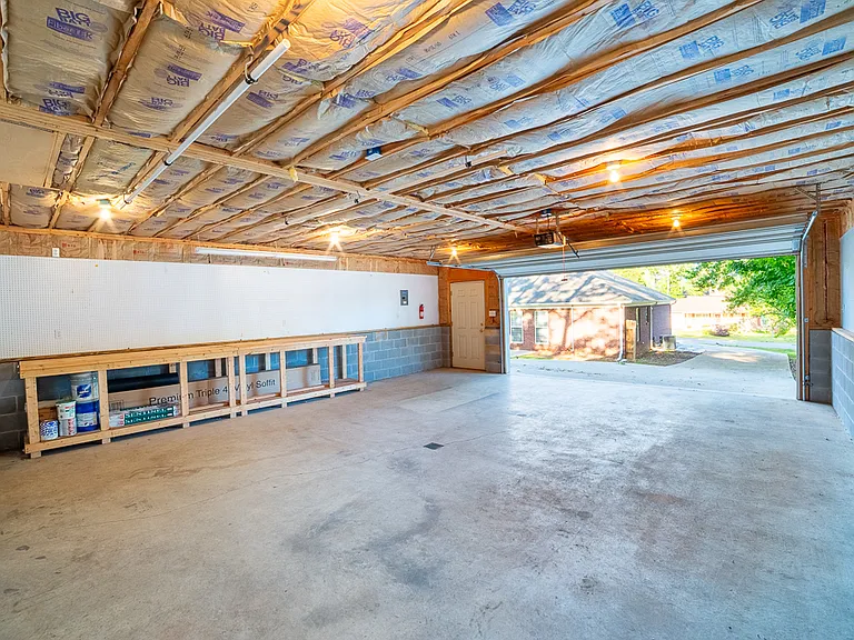 Oversized Detached Garage with Bonus Workshop (24'x30' Powered)