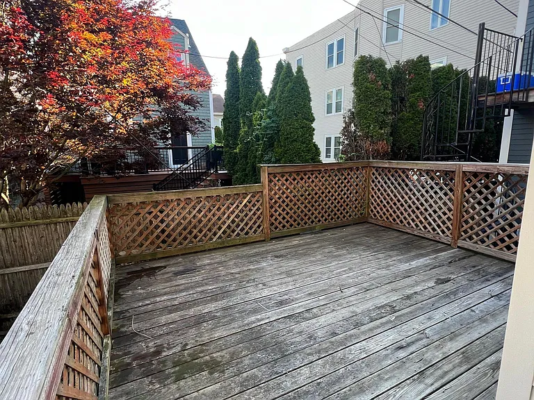 275 Gold St — Photo 9