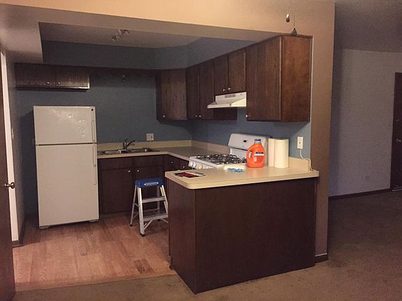 2nd image of 320 W Burlington Ave APT 2W