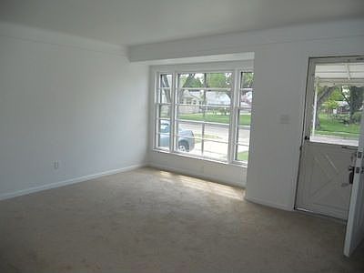 3rd image of 18303 Brohl St