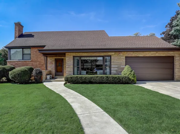 8200 Lockwood Ave, Skokie, IL 60077