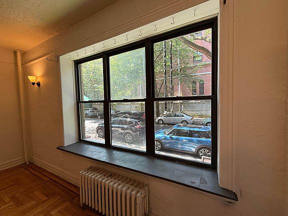 4th image of 425 14th St APT A8