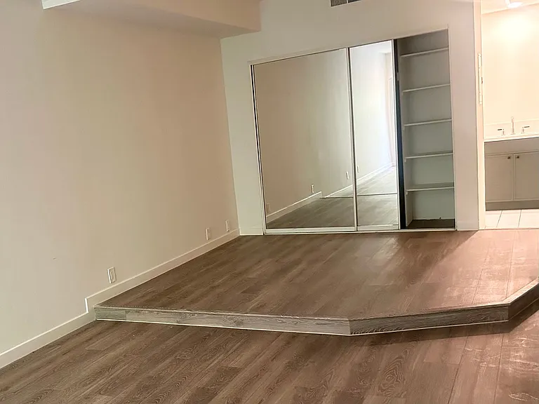 1234 Las Palmas Ave — Photo 8